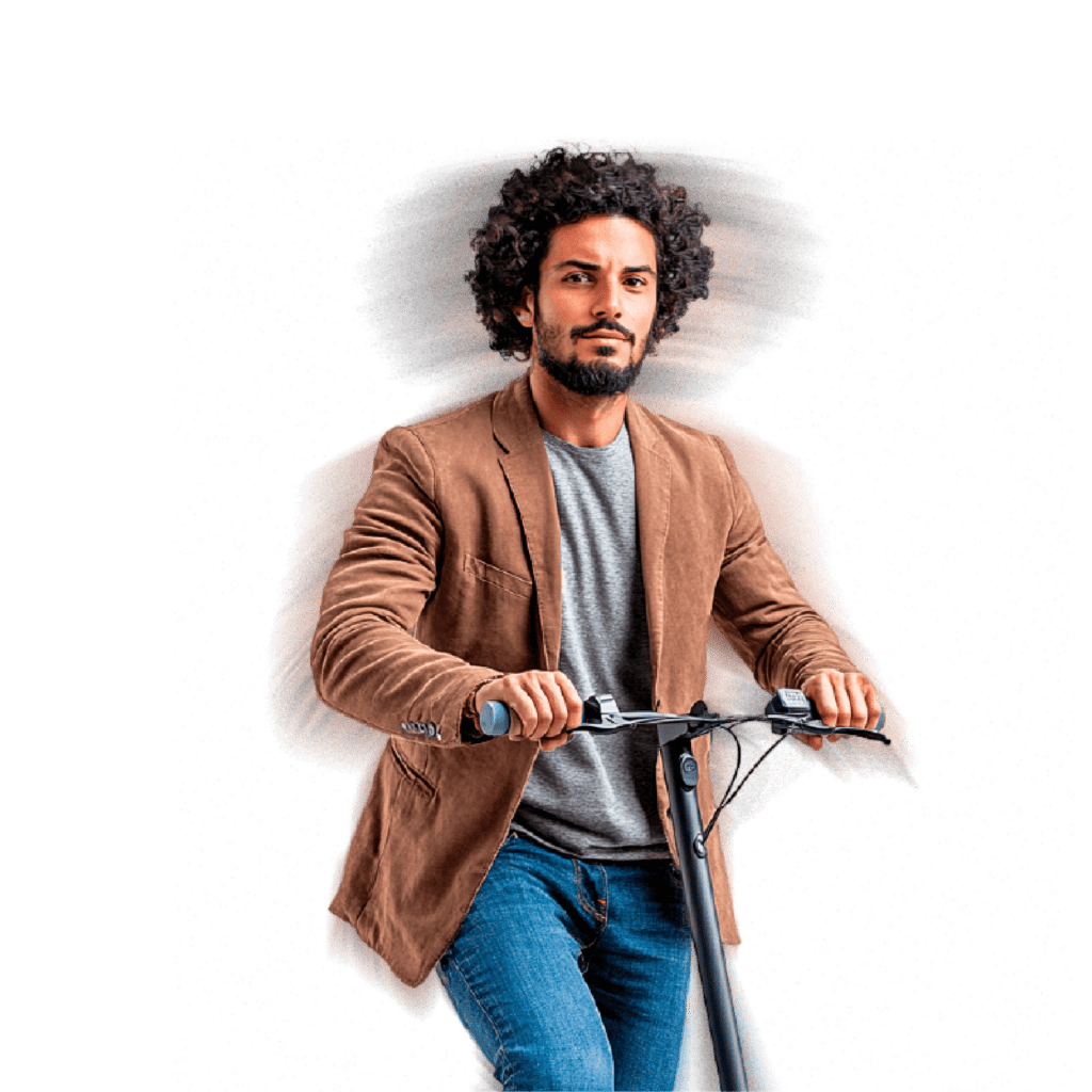 Gerente de marca hombre moderno en monopatín